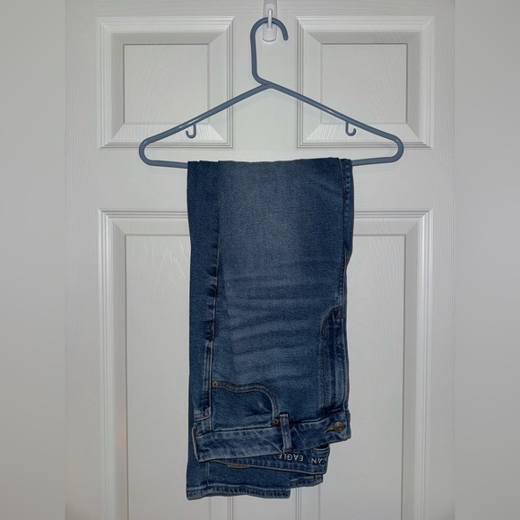 American Eagle Outfitters Curvy Mom Jeans - Picture 2 of 3